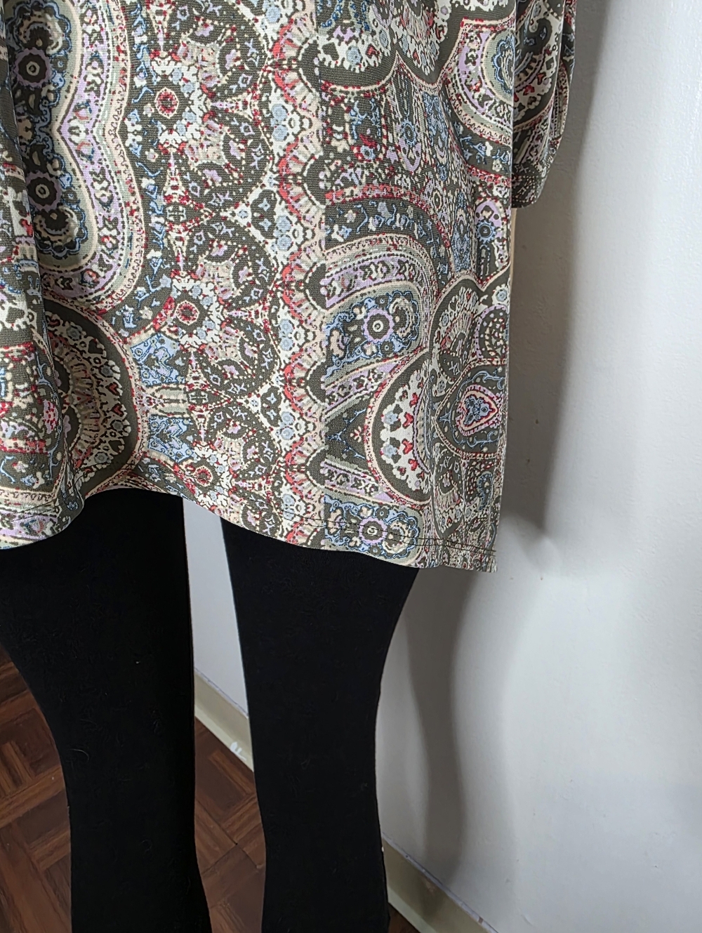 Westport Women's  Floral Knit Top in Light Green with Pink Accents Size US/2X - Picture 6 of 11